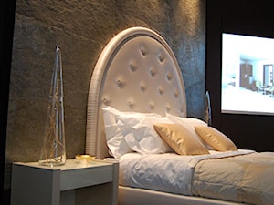 Silkstone- naturalne okładziny kamienne- ściana w sypialni - zdjęcie od Galeria Heban- ekskluzywne meble