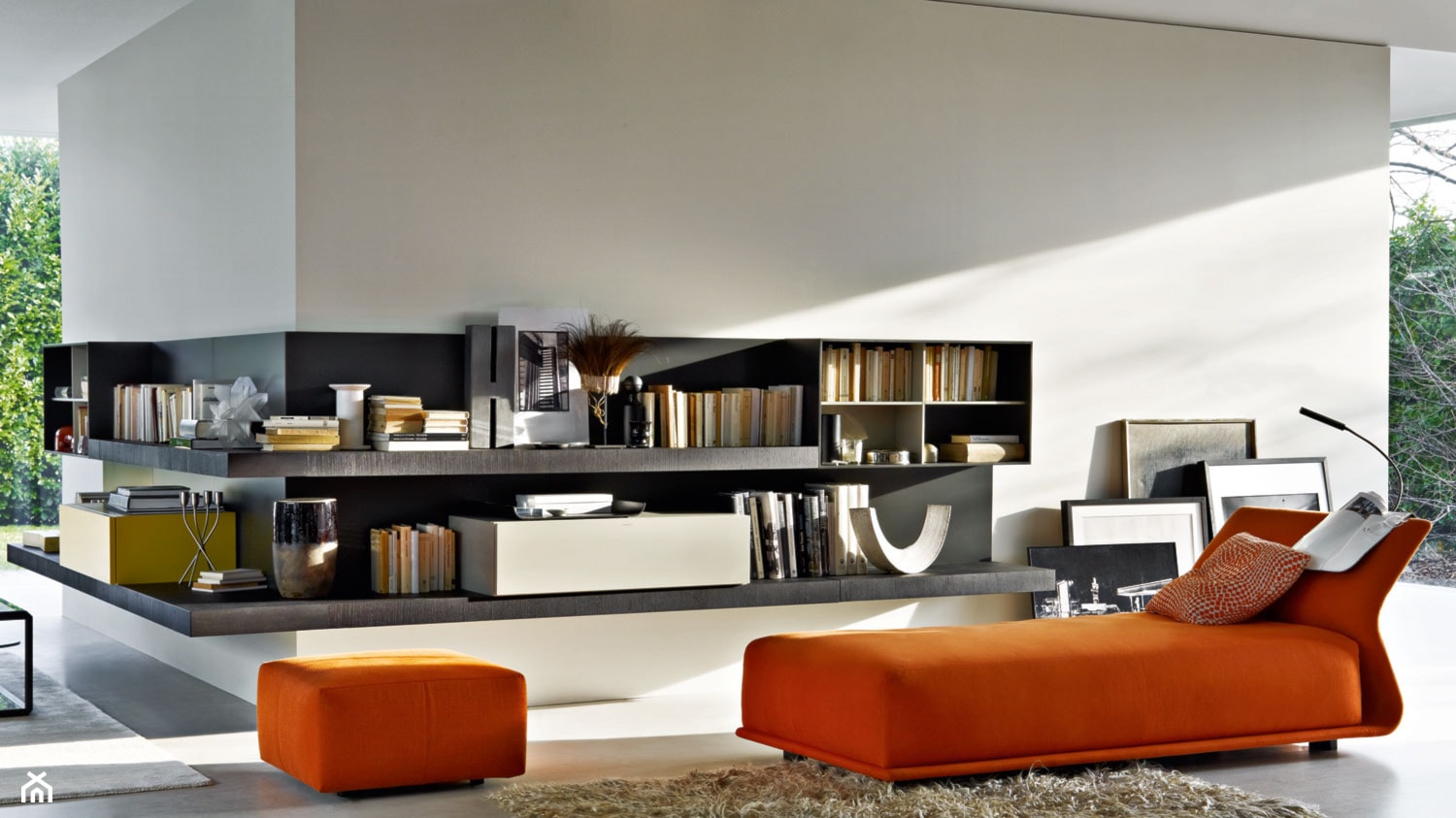 MOLTENI & C-SOFA :NIGHT&DAY -DESIGN PATRICIA URQUIOLA - zdjęcie od Galeria Heban- ekskluzywne meble - Homebook