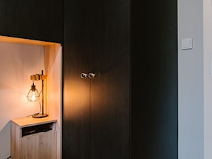 metamorfoza mieszkania w bloku - Sypialnia, styl industrialny - zdjęcie od hihome