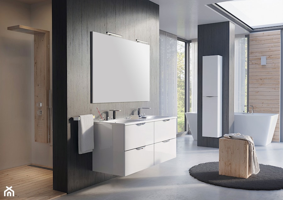 Ambio - Duża na poddaszu z lustrem z dwoma umywalkami z marmurową podłogą łazienka z oknem, styl minimalistyczny - zdjęcie od Elita