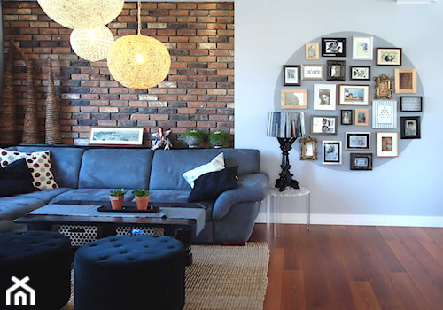 Średni brązowy szary salon, styl industrialny - zdjęcie od Biuro Twórczej Aranżacji BTA