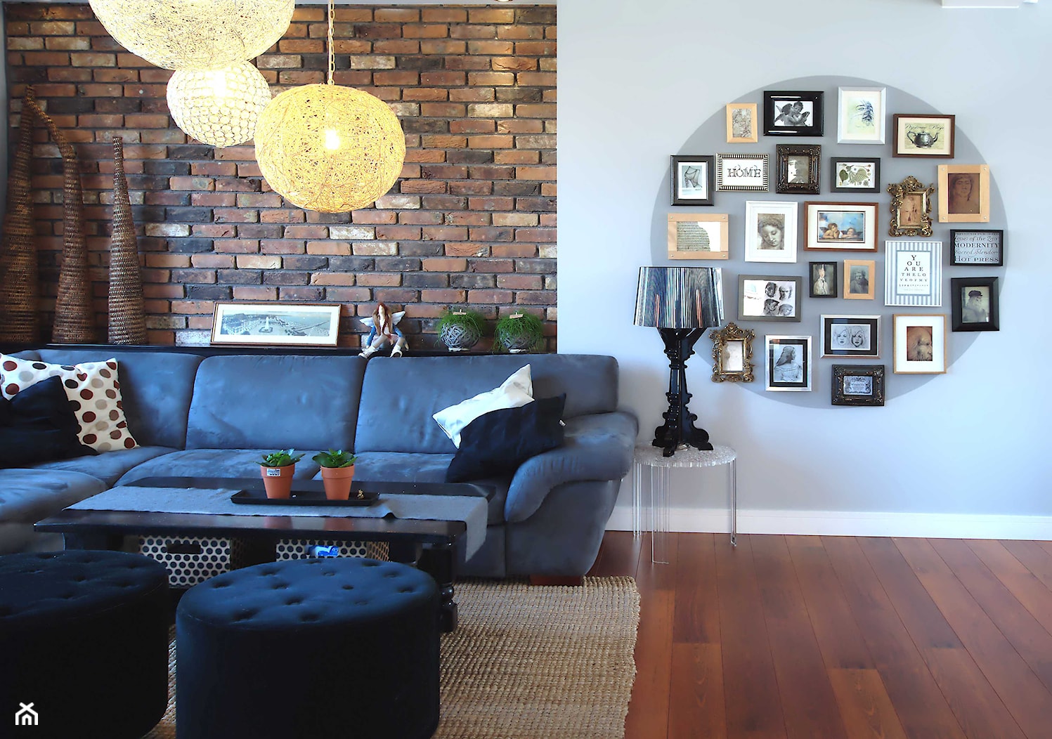 Średni brązowy szary salon, styl industrialny - zdjęcie od Biuro Twórczej Aranżacji BTA - Homebook