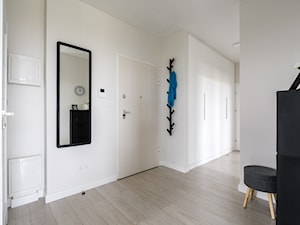 Słodowiec 3 pokoje - Duży biały hol / przedpokój, styl nowoczesny - zdjęcie od Inside Story