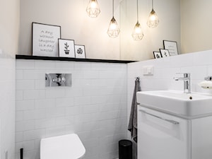 Słodowiec 3 pokoje - Mała z punktowym oświetleniem łazienka, styl nowoczesny - zdjęcie od Inside Story