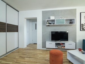Małe mieszkanie na Saskiej Kępie - Mały biały salon, styl nowoczesny - zdjęcie od Inside Story
