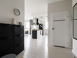 Słodowiec 3 pokoje - Średni beżowy biały hol / przedpokój, styl nowoczesny - zdjęcie od Inside Story