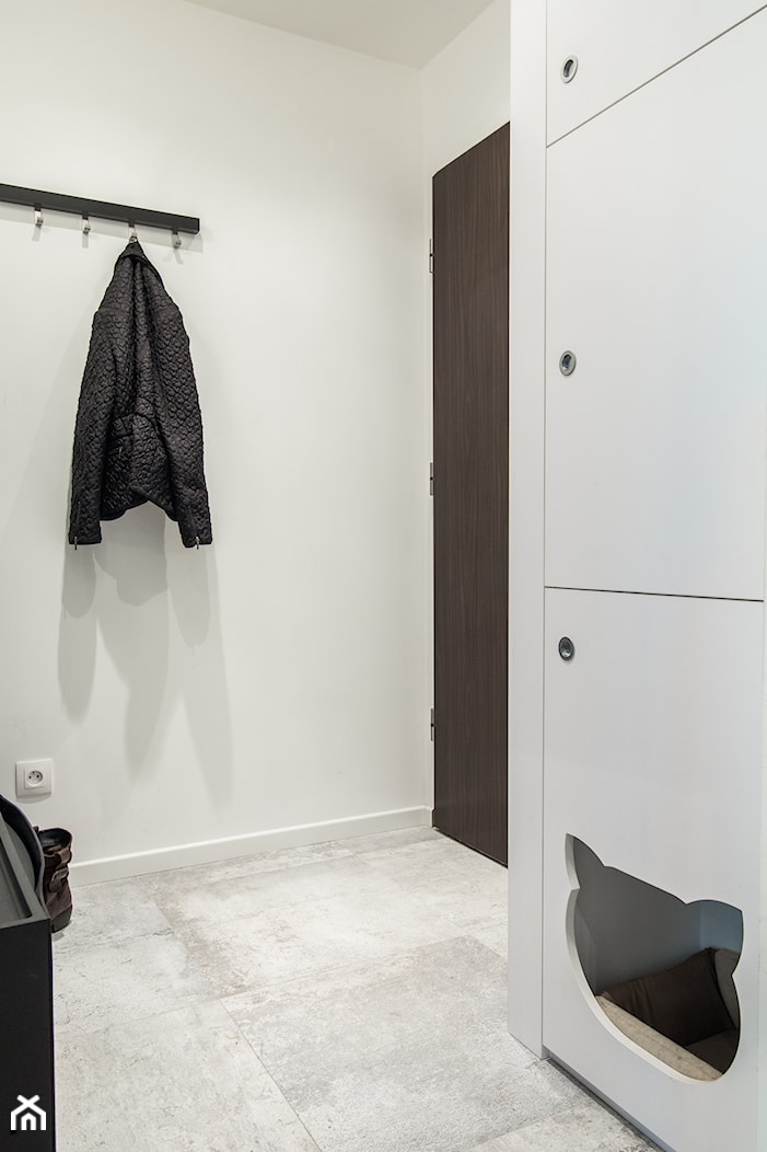Małe mieszkanie na Saskiej Kępie - Hol / przedpokój, styl nowoczesny - zdjęcie od Inside Story - Homebook