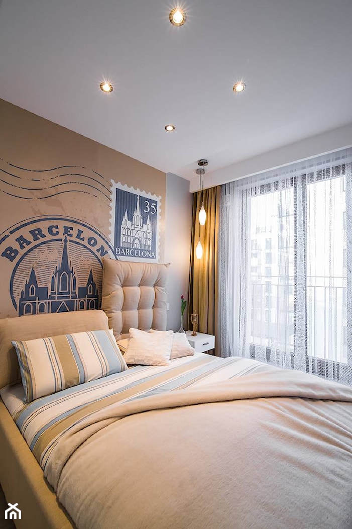 Mieszkanie ze szczyptą klasyki - Średnia beżowa szara sypialnia, styl skandynawski - zdjęcie od Inside Story - Homebook