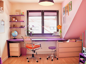 Pokój dziewczynki - Średni pomarańczowy różowy pokój dziecka dla dziecka dla dziewczynki, styl nowo ... - zdjęcie od Inside Story