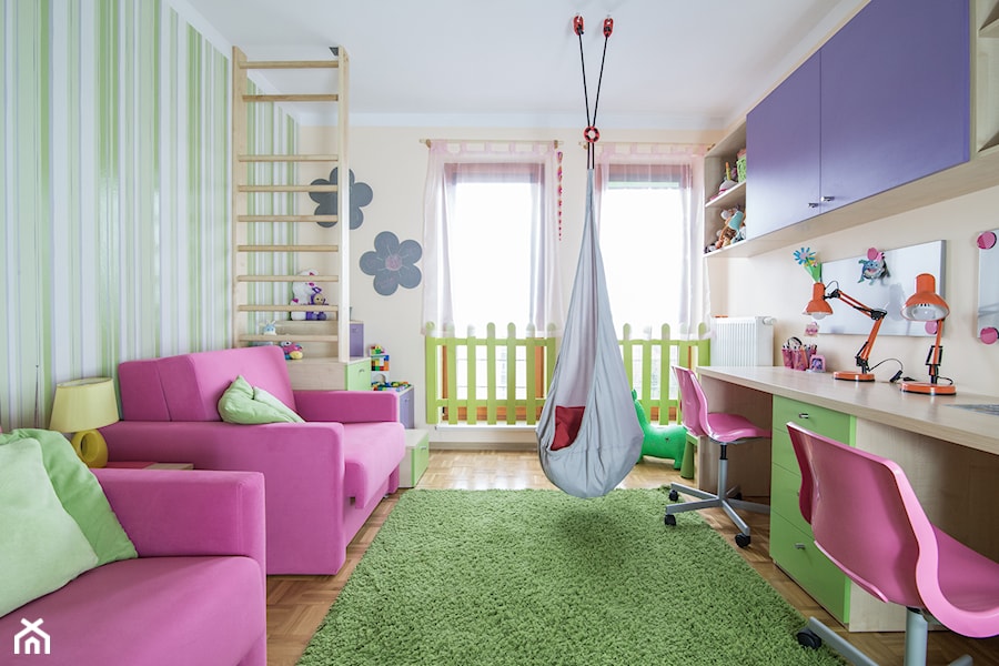 W kolorach łąki - Duży beżowy biały zielony pokój dziecka dla dziecka dla dziewczynki dla rodzeństwa, styl nowoczesny - zdjęcie od Inside Story