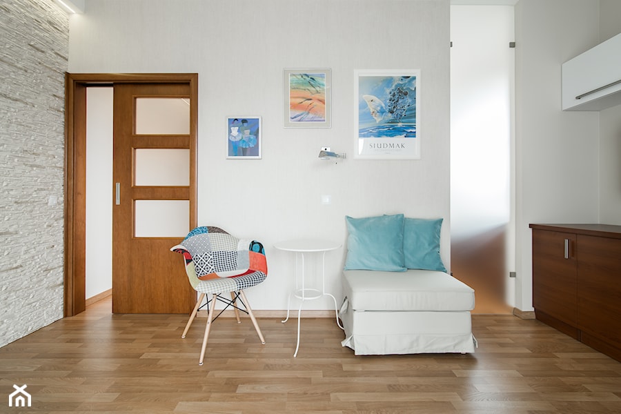 Bez barier - mieszkanie dla osoby niepełnosprawnej - Salon, styl nowoczesny - zdjęcie od Inside Story