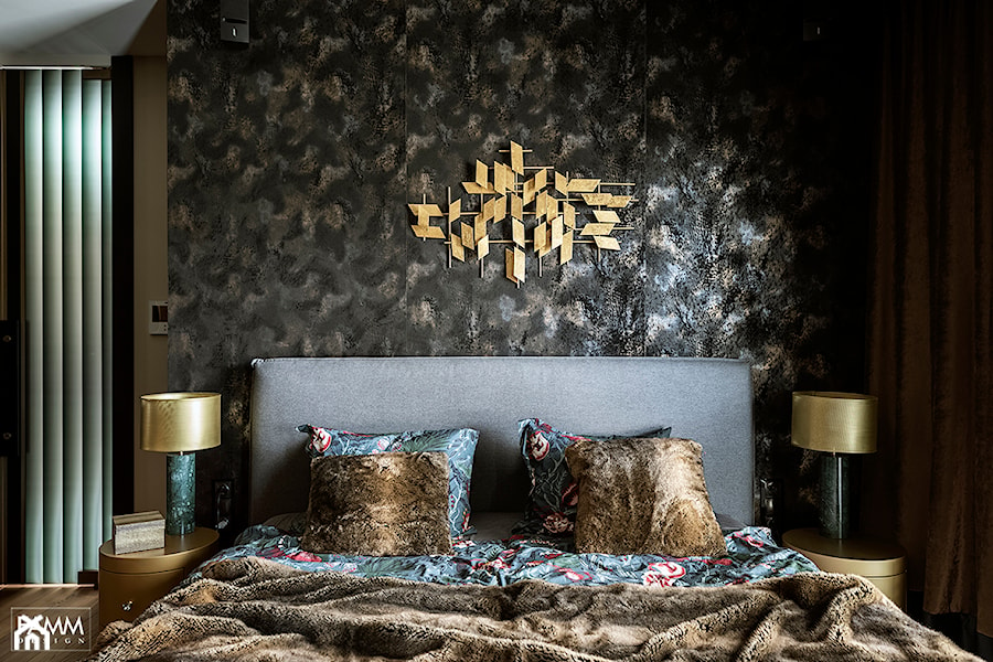 SESJA TORUŃ - Mała czarna sypialnia, styl glamour - zdjęcie od FAMM DESIGN