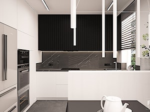 BLACK & WHITE - Średnia otwarta biała czarna z zabudowaną lodówką z podblatowym zlewozmywakiem kuchnia w kształcie litery g z oknem z marmurem nad blatem kuchennym z marmurową podłogą, styl minimalistyczny - zdjęcie od FAMM DESIGN