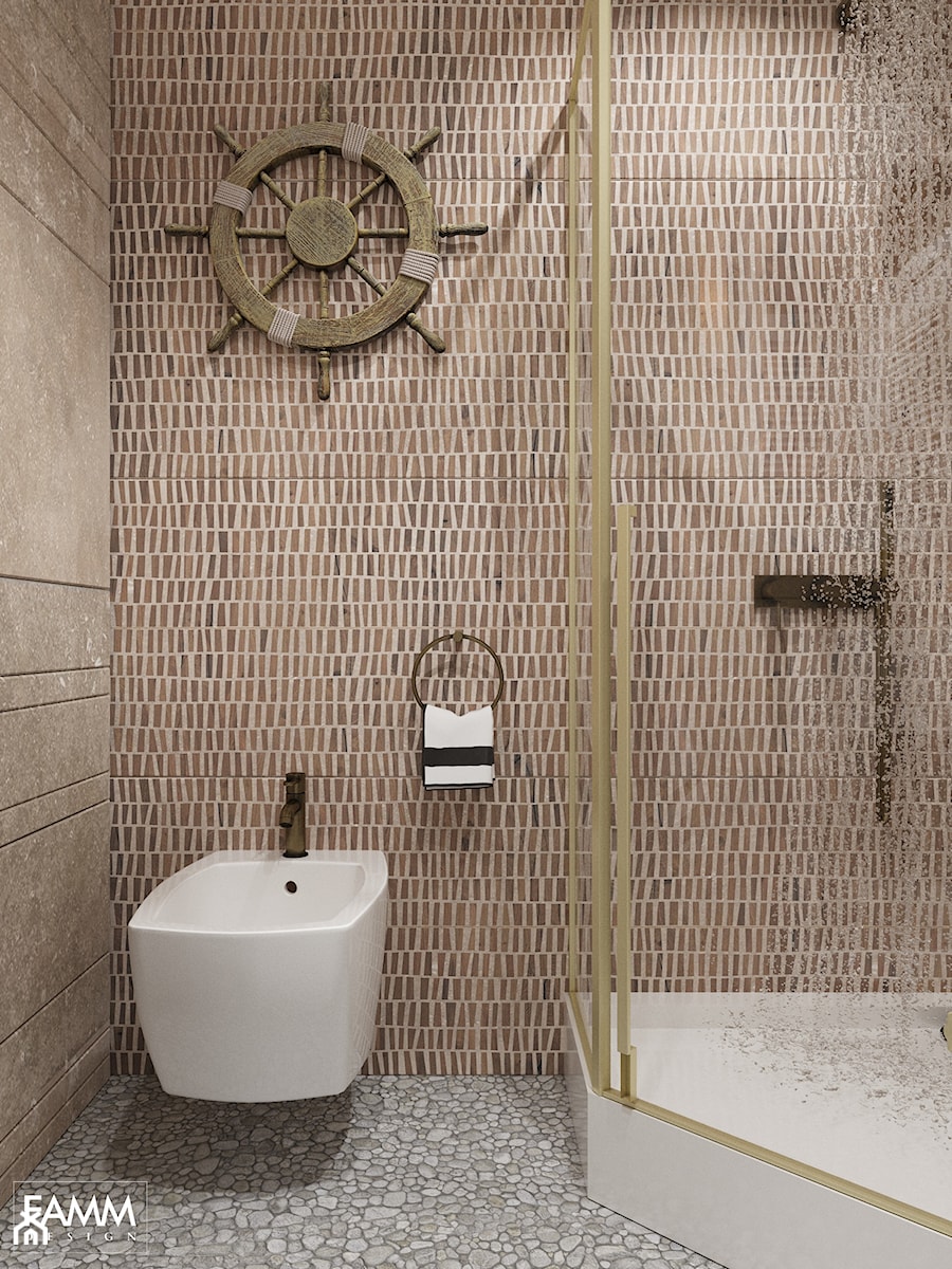 NAD MORZEM - Mała bez okna z marmurową podłogą z punktowym oświetleniem łazienka, styl tradycyjny - zdjęcie od FAMM DESIGN