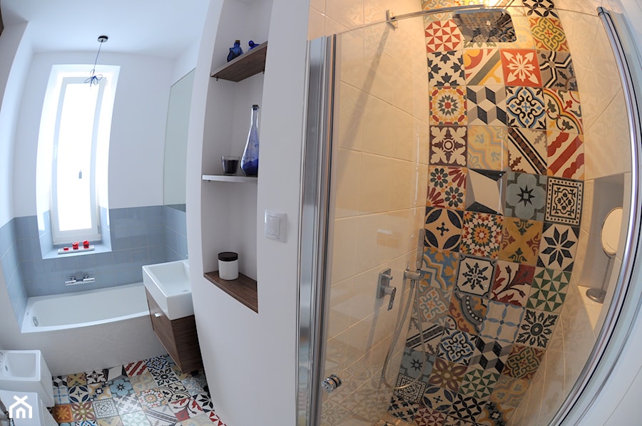 Patchwork marokański we wnęce prysznicowej - zdjęcie od Dizajnia art - studio projektowe