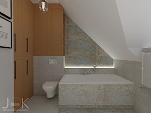 Eklektyczny dom - Mała na poddaszu łazienka, styl tradycyjny - zdjęcie od JoKDesign