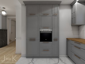 Eklektyczny dom - Średnia otwarta z salonem szara z zabudowaną lodówką kuchnia w kształcie litery l z marmurem nad blatem kuchennym z marmurową podłogą, styl tradycyjny - zdjęcie od JoKDesign