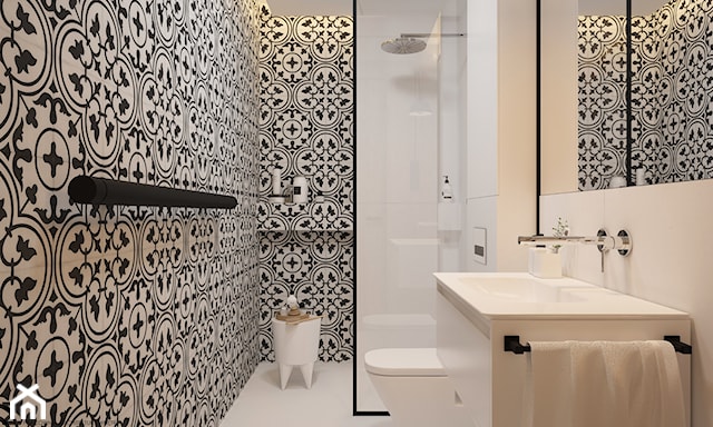 płytki ze wzorem marokańskim na ścianach łazienki