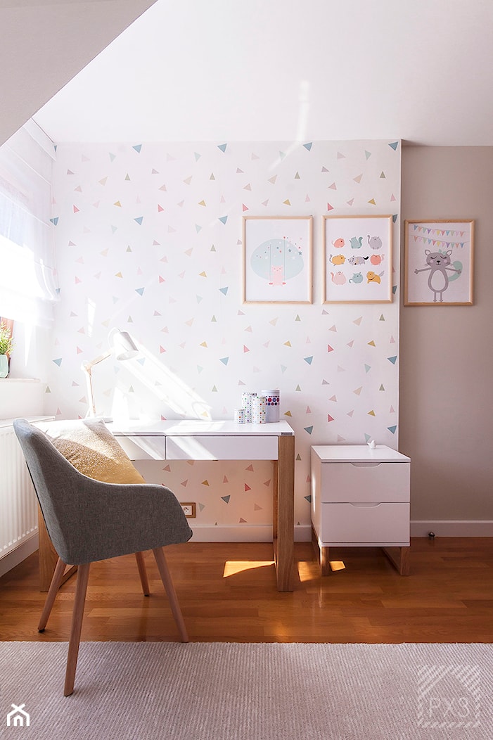 Pudrowo-miętowy pokój 6-letniej Zosi - Mały beżowy biały pokój dziecka dla dziecka dla nastolatka dla dziewczynki, styl skandynawski - zdjęcie od PX3 Pracownia Projektowa Prokopowicz - Homebook