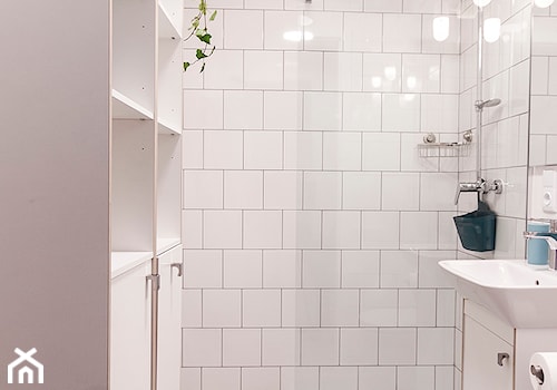Pastelowe mieszkanie na wynajem - Mała bez okna łazienka, styl skandynawski - zdjęcie od PX3 Pracownia Projektowa Prokopowicz