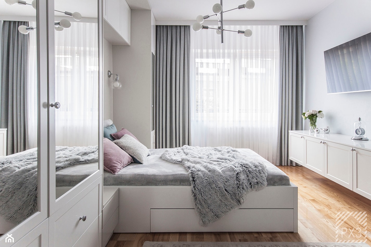 Kobieca sypialnia - Średnia biała sypialnia, styl tradycyjny - zdjęcie od PX3 Pracownia Projektowa Prokopowicz - Homebook