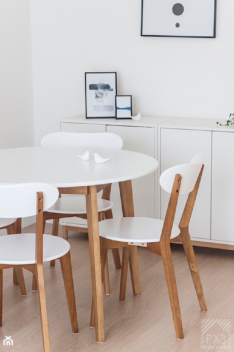 Pastelowe mieszkanie na wynajem - Mała biała jadalnia jako osobne pomieszczenie, styl skandynawski - zdjęcie od PX3 Pracownia Projektowa Prokopowicz