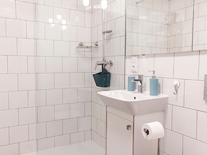 Pastelowe mieszkanie na wynajem - Mała bez okna łazienka, styl skandynawski - zdjęcie od PX3 Pracownia Projektowa Prokopowicz