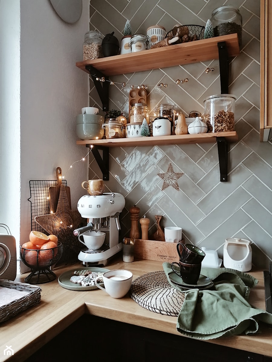 Kącik kawowy i półka na przydasie :) - zdjęcie od Olga Drozd
