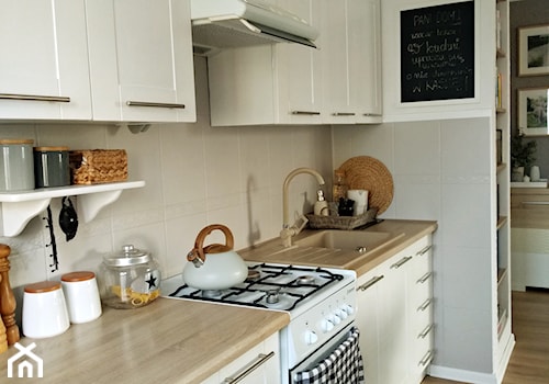 Salon z kuchnią w bloku - Mała otwarta kuchnia, styl skandynawski - zdjęcie od Olga Drozd