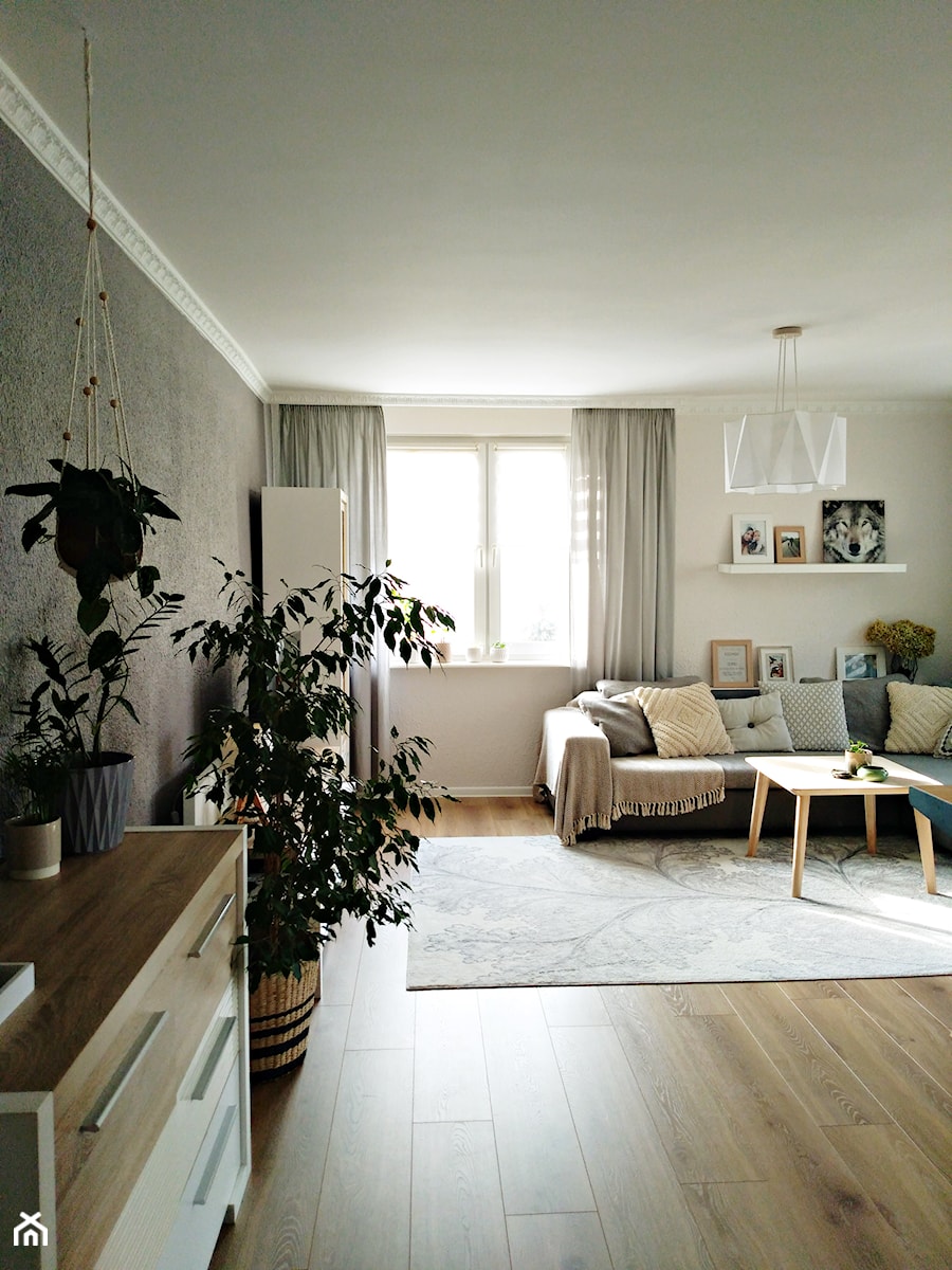 Salon z kuchnią w bloku - Średni beżowy salon, styl skandynawski - zdjęcie od Olga Drozd