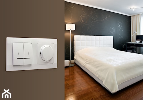 seria karo - Średnia czarna sypialnia, styl minimalistyczny - zdjęcie od OSPEL