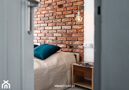 Mieszkanie na wynajem- Sopot - Mała biała sypialnia, styl industrialny - zdjęcie od idea projekt