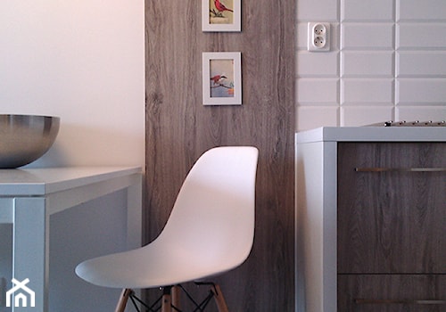 Mieszkanie pokazowe- Rotmanka - Mała szara jadalnia jako osobne pomieszczenie, styl skandynawski - zdjęcie od idea projekt