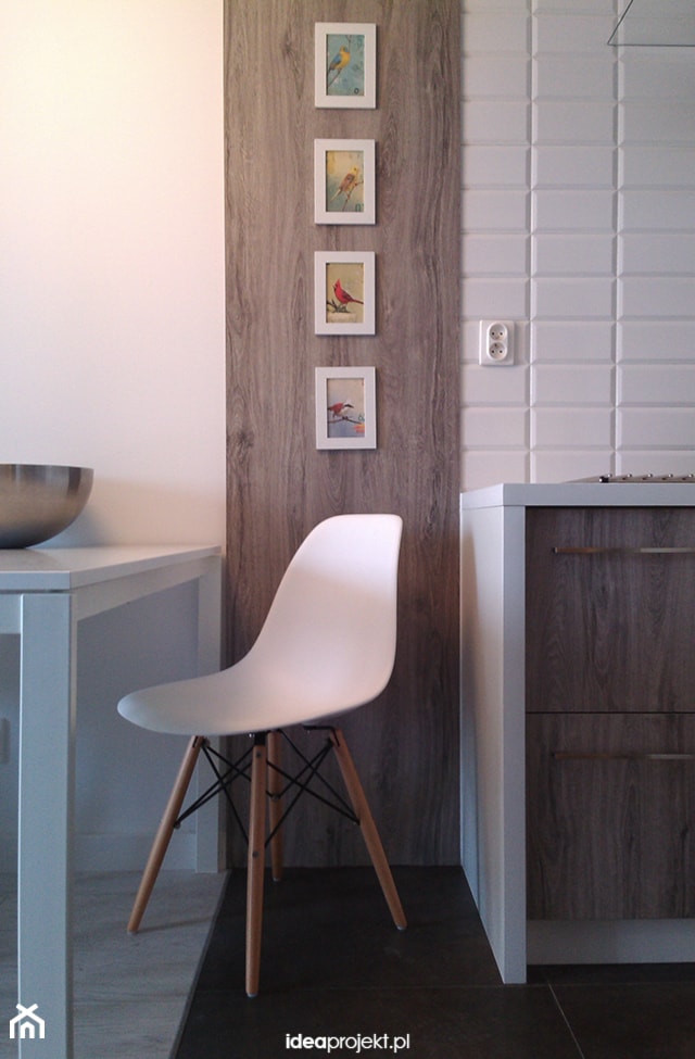 Mieszkanie pokazowe- Rotmanka - Mała szara jadalnia jako osobne pomieszczenie, styl skandynawski - zdjęcie od idea projekt
