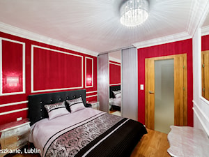 mieszkanie 43m2 ul.Melomanów Lublin - Średnia biała czerwona sypialnia, styl glamour - zdjęcie od Auraprojekt
