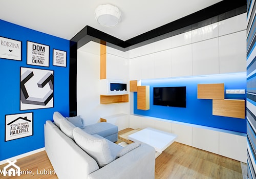 mieszkanie 60m2 ul.Kryształowa Lublin - Mały biały niebieski salon, styl minimalistyczny - zdjęcie od Auraprojekt