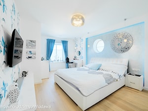 WŁODAWA House - Interior Photo Session - Duża biała niebieska sypialnia, styl nowoczesny - zdjęcie od Auraprojekt