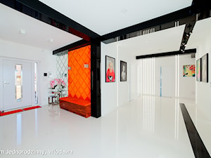 WŁODAWA House - Interior Photo Session - Duży biały pomarańczowy hol / przedpokój, styl nowoczesny - zdjęcie od Auraprojekt