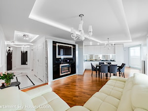 apartament II SKYHOUSE Lublin - Duży biały salon z kuchnią z jadalnią, styl tradycyjny - zdjęcie od Auraprojekt