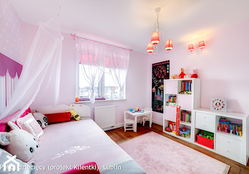 Dom jednorodzinny ul.Goplan Lublin - Średni różowy pokój dziecka dla dziecka dla dziewczynki, styl nowoczesny - zdjęcie od Auraprojekt