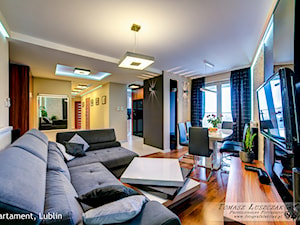 apartament I SKYHOUSE Lublin - Średni beżowy biały czarny salon z jadalnią, styl nowoczesny - zdjęcie od Auraprojekt