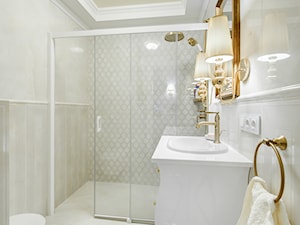 Średnia bez okna z lustrem łazienka, styl tradycyjny - zdjęcie od Auraprojekt