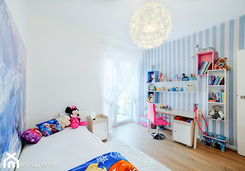 mieszkanie 60m2 ul.Kryształowa Lublin - Średni biały niebieski pokój dziecka dla dziecka dla nastola ... - zdjęcie od Auraprojekt