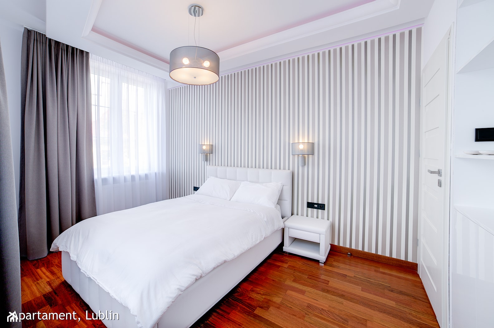 Metamorfozzzza apartament ul.Kowalska Lublin - Średnia biała szara sypialnia, styl minimalistyczny - zdjęcie od Auraprojekt - Homebook