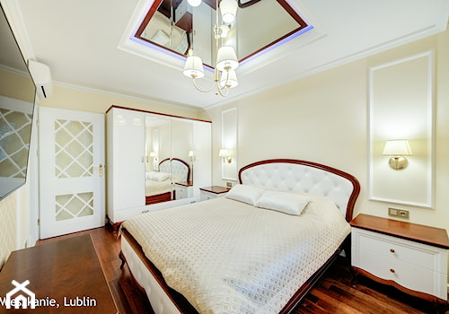 Średnia beżowa sypialnia, styl tradycyjny - zdjęcie od Auraprojekt