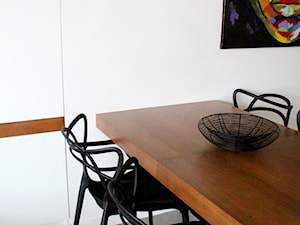 POZNAŃ | Apartament - Mała biała jadalnia w kuchni, styl nowoczesny - zdjęcie od dekoratorka.pl