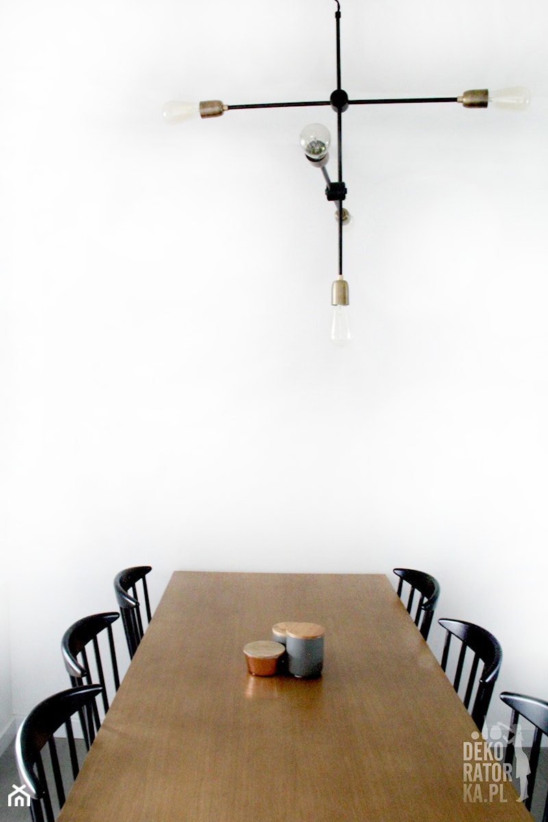 SWARZĘDZ | Salon i kuchnia - Mała biała jadalnia jako osobne pomieszczenie, styl nowoczesny - zdjęcie od dekoratorka.pl