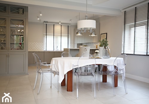 Dom w stylu Modern Classic - Duża szara jadalnia w kuchni, styl tradycyjny - zdjęcie od StanglewiczDizajn