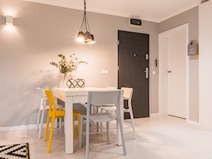 Mieszkanie na wynajem Zielona Góra - Średnia biała szara jadalnia, styl nowoczesny - zdjęcie od StanglewiczDizajn
