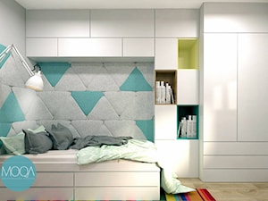 Pokój dla chłopca - Średni biały z panelami tapicerowanymi pokój dziecka dla nastolatka dla chłopca dla dziewczynki, styl skandynawski - zdjęcie od MOQA